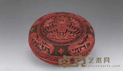 清中期 剔红开光人物双龙春字捧盒 直径31.2cm